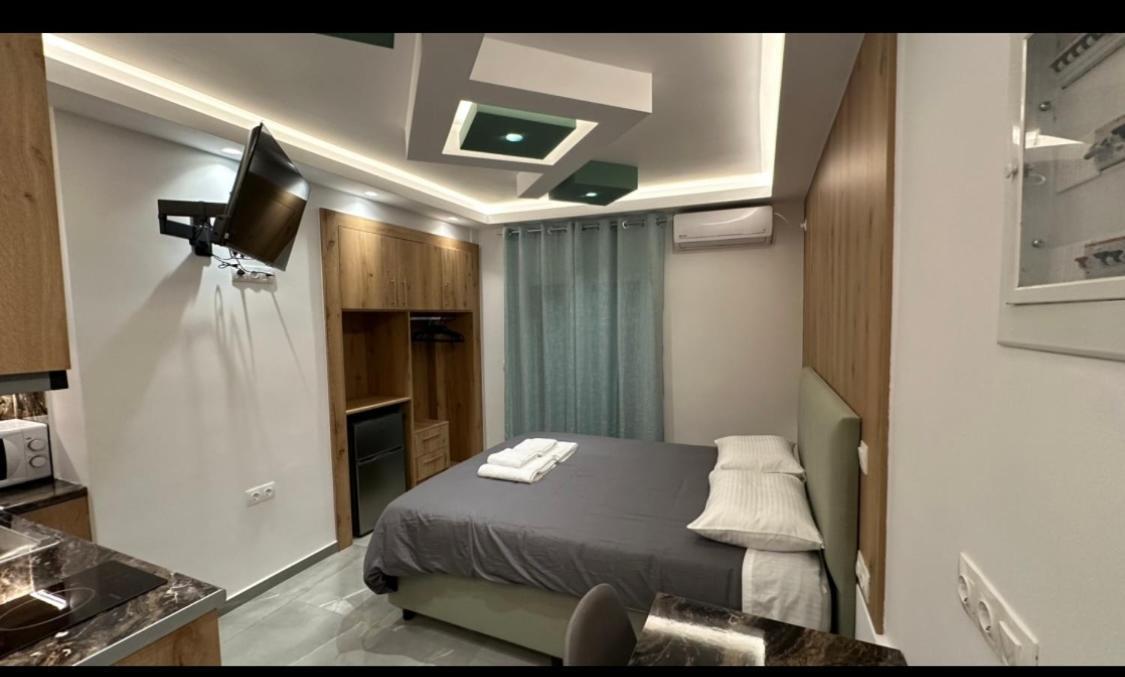 Luxury Semi Basement Apartment With Terrace Athén Kültér fotó